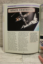 Load image into Gallery viewer, History of Invention Air and Space Travel - By Chris Woodford - Used
