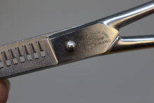 Load image into Gallery viewer, Rex Cutlery Corp Joy H500 Pinking Shears - Used