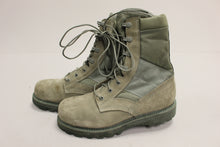 Load image into Gallery viewer, US Air Force Vibraum ASTMF2413 Boots - Size: 7 R - Used