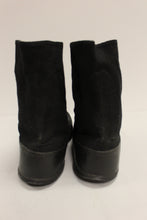 Load image into Gallery viewer, WWII 1944 Goodyear Footwear Corp Artic Canvas Boots - Size: 11 - Used