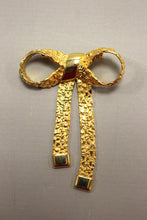 Load image into Gallery viewer, Premier Designs Bow Brooch - Gold Tone - Gold Nugget - Used