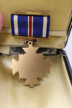 Load image into Gallery viewer, WWII US Distinguished Flying Cross Medal Set - Used