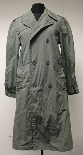 US Army Men's All Weather Trenchcoat/Raincoat - 8405-00-965-2146 - 34R - Used
