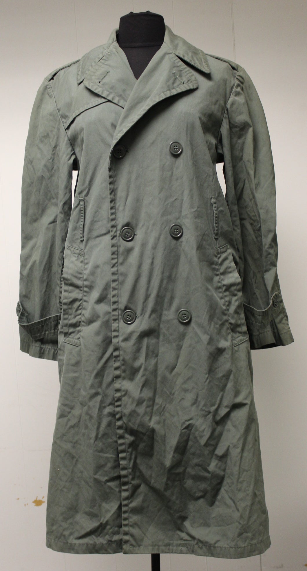 US Army Men's All Weather Trenchcoat/Raincoat - 8405-00-965-2146 - 34R - Used