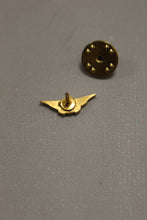 Load image into Gallery viewer, AOPA Aircraft Owner &amp; Pilots Association Lapel Pin - New