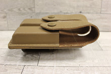 Load image into Gallery viewer, Safariland 77 Double Snap Magazine Holder - Coyote - Used
