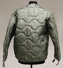 Load image into Gallery viewer, US Military Cold Weather Coat Liner- 8415-01-527-7319 - Large - Used