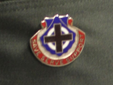 US Army 435 Medical Battalion Pin - Save Serve Support - Used