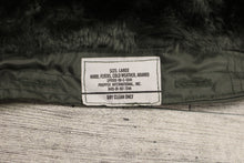 Load image into Gallery viewer, Flyer&#39;s Air Force Cold Weather Hood w/ Fur Ruff - 8415-01-167-7244 - Large -New