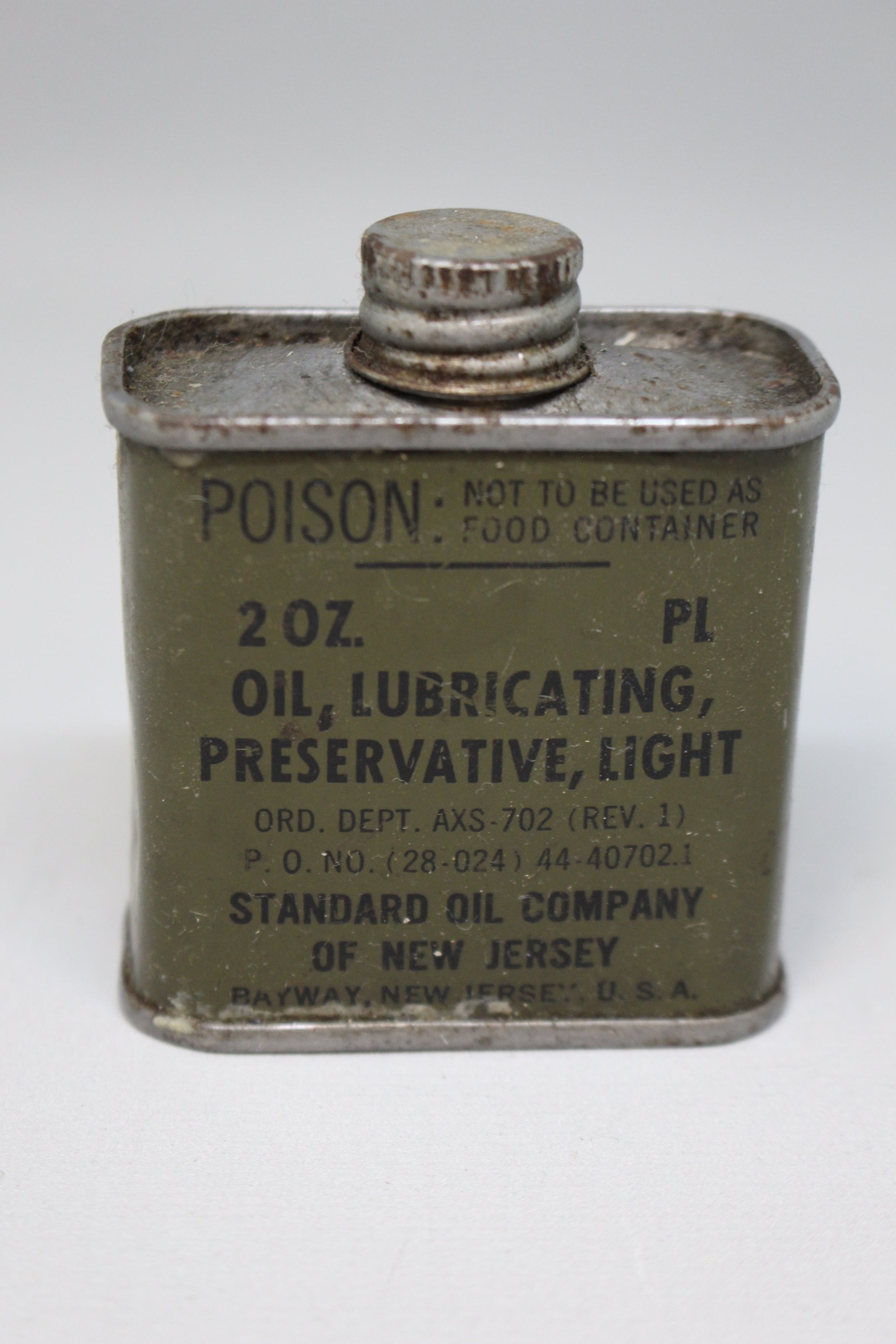 ★１９４０年代＊アメリカ軍＊エッセンシャルワーカーバッジ（実物） Vintage Military 2oz Oil Can Standard Oil Company Bayway NJ -Used