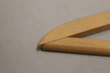 Load image into Gallery viewer, Vintage Oritani Motor Hotel, Ardsley Acres Hotel Court Wooden Hanger - Used