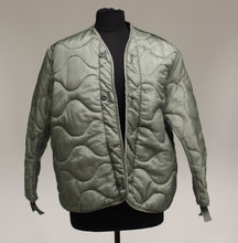 Load image into Gallery viewer, US Military Cold Weather Coat Liner- 8415-01-527-7319 - Large - Used