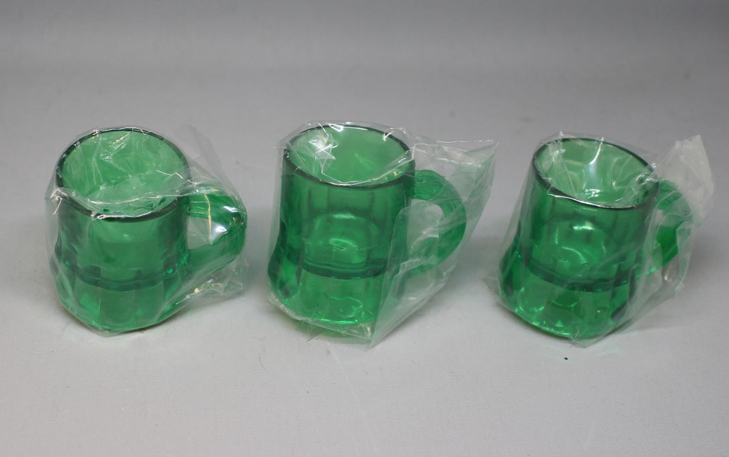 St Patrick's Day Shot Glasses Mugs - Set of 3 - Green - New