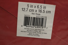 Load image into Gallery viewer, Recollections 5" x 6.5" Red Cards &amp; Envelopes - Set of 40 - New