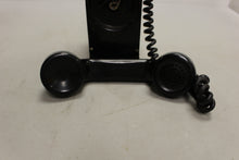 Load image into Gallery viewer, WWII US Army Field Phone/Signal Corps Telephone - EE-8 - with Case - Used
