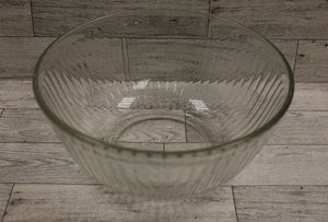 Pyrex Sculpted Ribbed 2.5-Quart Mixing Bowl - 10 Cup - 2.5 Liter - 7403-S - Used