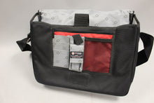 Load image into Gallery viewer, Swiss Gear Travel Bag - Used