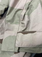 Load image into Gallery viewer, Military Issued Cold Weather Parka - Desert Camo - Medium Short - Used