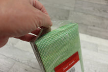 Load image into Gallery viewer, Glitterwrap Christmas Disposable Guest Towels - 13&quot; x 15.75&quot; - Set of 43 - New