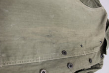 Load image into Gallery viewer, WWII US Marine Corps P-44 Herringbone HBT Utility Jacket - Used