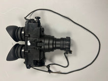 Load image into Gallery viewer, PVS-7 Gen 2 Night Vision Goggles with Mount &amp; Carrying Bag - Used