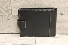 Load image into Gallery viewer, Swing Photo Album - 3-1/2" x 4" - Holds 24 pictures - Used
