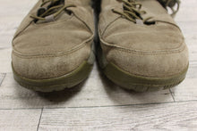 Load image into Gallery viewer, Oakley 8&quot; Light Assault Combat Boot 2 - Size: 9.5 - Coyote - Used