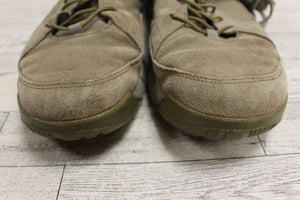 Oakley 8" Light Assault Combat Boot 2 - Size: 9.5 - Coyote - Used