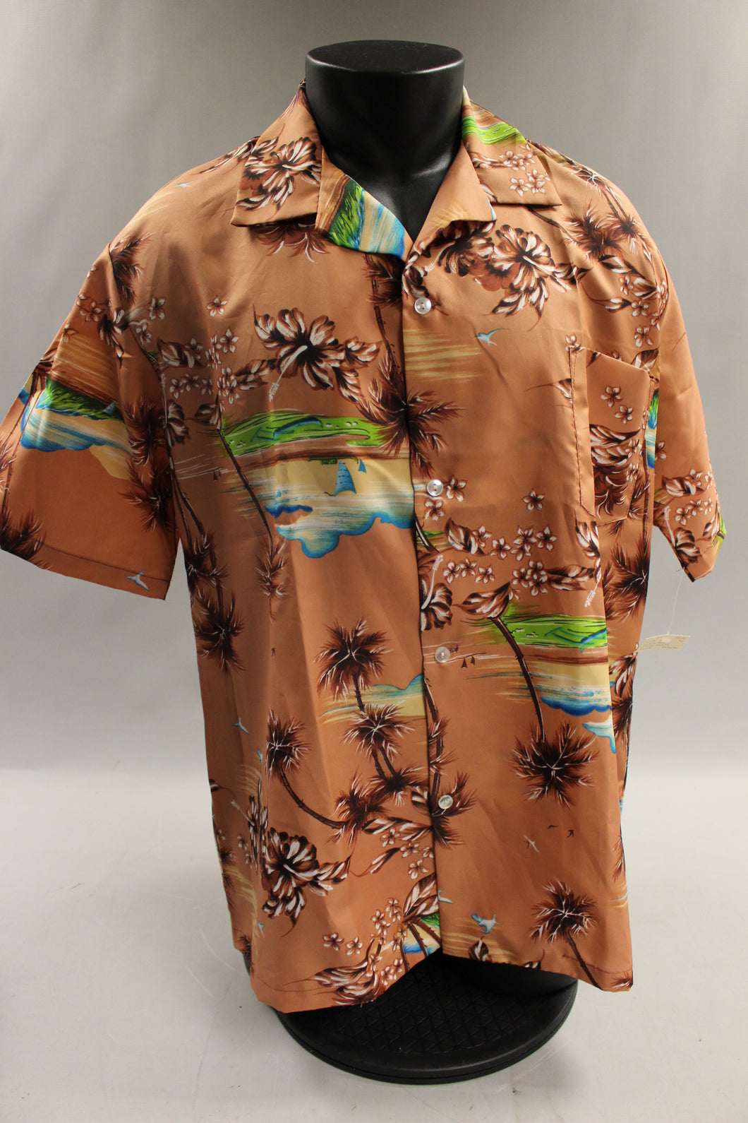 Men's Hawaii 100% Polyester Short Sleeve Button Up Floral Shirt - XL - Used
