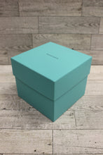 Load image into Gallery viewer, Tiffany &amp; Co Lead Crystal Elsa Peretti Thumbprint Juice Glass with Original Box
