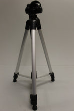 Load image into Gallery viewer, VISTA Explorer Lightweight Professional Tripod - Includes Carry Bag - Used