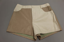 Load image into Gallery viewer, Le Lis Women&#39;s Two Tone Shorts - Large - Used