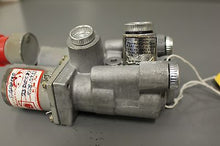 Load image into Gallery viewer, Linear Directional Control Valve - 1630-00-620-4452 - 1U1028 - Refurbished
