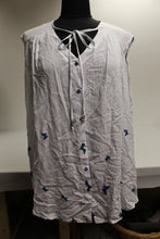 Load image into Gallery viewer, Fuerte Women's Woven Button Up Butterfly Top - Size: XL - Used