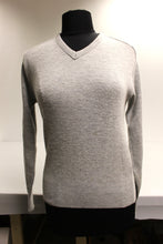 Load image into Gallery viewer, Pine State V Neck Lightweight Sweater - 36/L - Used