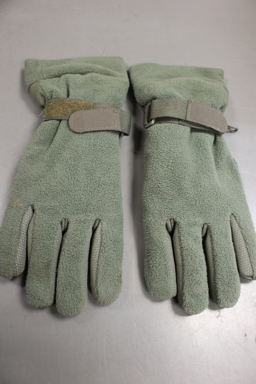 Military Issued Style 1160 Gloves - Size Medium - New