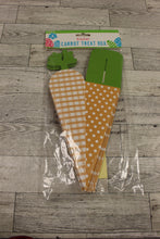 Load image into Gallery viewer, Set of 8 Easter Carrot Treat Boxes - New