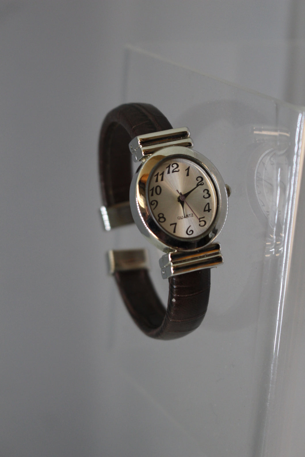 Women's Small Band Quartz Wrist Watch -Used