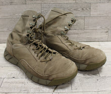 Load image into Gallery viewer, Oakley 8&quot; Light Assault Combat Boot 2 - Size: 9.5 - Coyote - Used