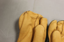 Load image into Gallery viewer, Trigger Finger Mitten Shells with Liner - Size: Medium - NSN 8415-01-926-4291