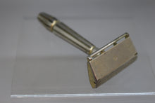 Load image into Gallery viewer, Vintage Men&#39;s Double Sided Razor - Set of 2 - Used