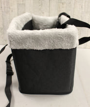 Load image into Gallery viewer, Bonthee Reversible Tote - 18" x 10" x 9" - Used