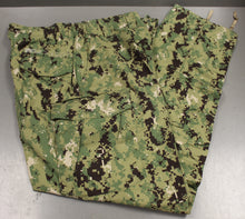 Load image into Gallery viewer, US Navy NWU Type III Pants/Trousers - 8405-01-574-6616 - Small Regular - New