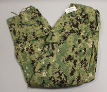 Load image into Gallery viewer, US Navy NWU Type III Pants/Trousers - Medium Short - 8405-01-574-6852 - New