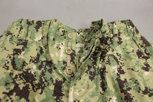 Load image into Gallery viewer, US Navy NWU Type III Pants/Trousers - 8405-01-574-6616 - Small Regular - New