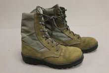 Load image into Gallery viewer, US Air Force Vibraum ASTMF2413 Boots - Size: 7-1/2 W - Used