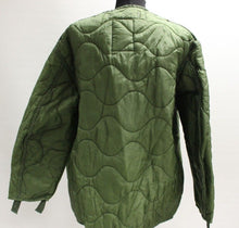 Load image into Gallery viewer, M65 Cold Weather Field Coat Liner - Green - Small - Used