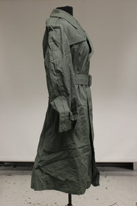 US Army Men's Quarpel Overcoat Raincoat with Belt - 36S - 8405-965-2148 - Used