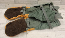 Load image into Gallery viewer, Artic Flying Mitten Set with Insert - Type N-4B - Medium - 8415-00-268-8312