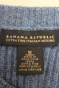Banana Republic Blue Women's Sweater - Size Medium - Used